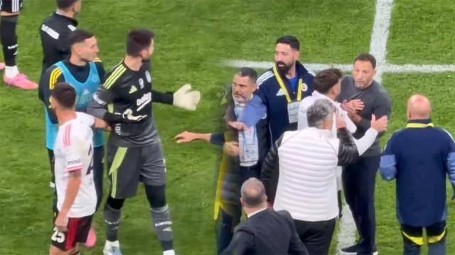 Görüntüler ortaya çıktı! Derbinin ardından Beşiktaş heyeti ile Tedesco tartıştı… Skriniar’dan olay bir hareket geldi
