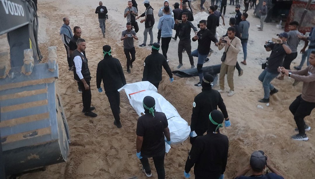 Hamas, 3 İsrailli esirin cenaze kalıntılarını teslim etti