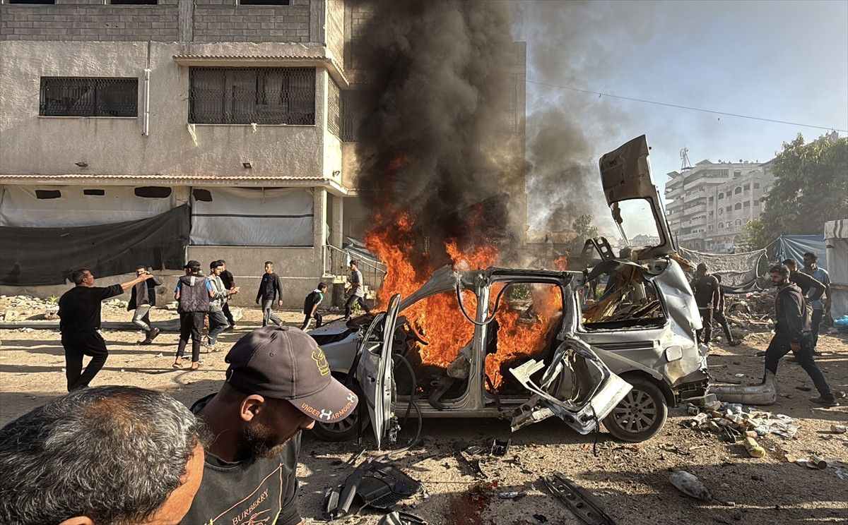 İsrail, Gazze’de bir aracı bombaladı: 4 Filistinli hayatını kaybetti