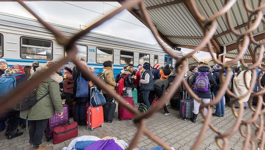 Ukrayna yasağı kaldırdı, gençlerin ülkeden çıkışı arttı